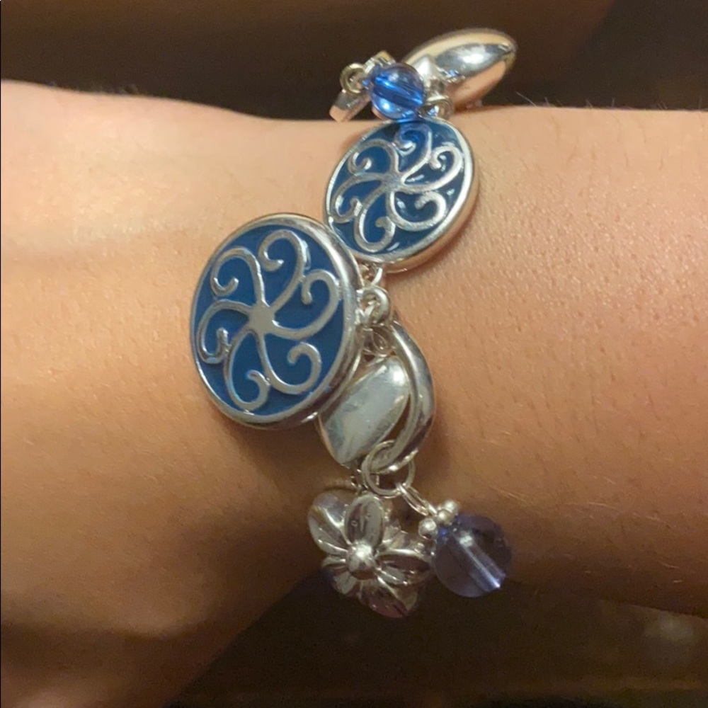 Something blue - Picture 4 of 5